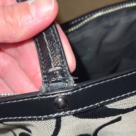 - Coach purse - Picture 4 of 10